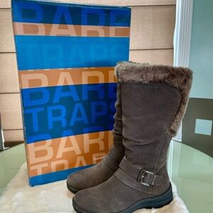 New BareTraps Stay Dry System Anibeth Boots Size 7